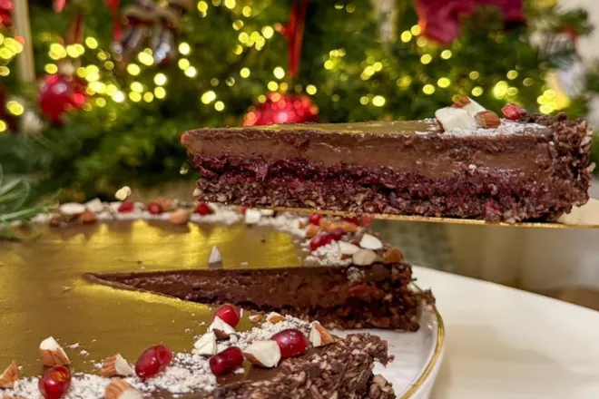 Tart sa višnjama by @_rawmeo_